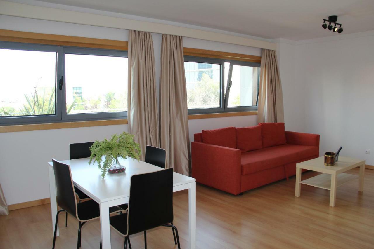 Apartment Panoramic Building T2 Apt Next To Campus Justica Lisbon