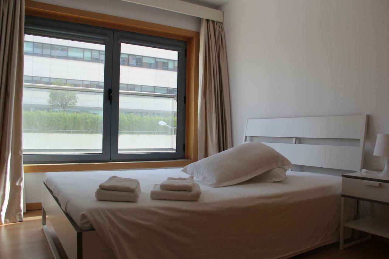 Panoramic Building T2 Apt Next To Campus Justica * Lisbon