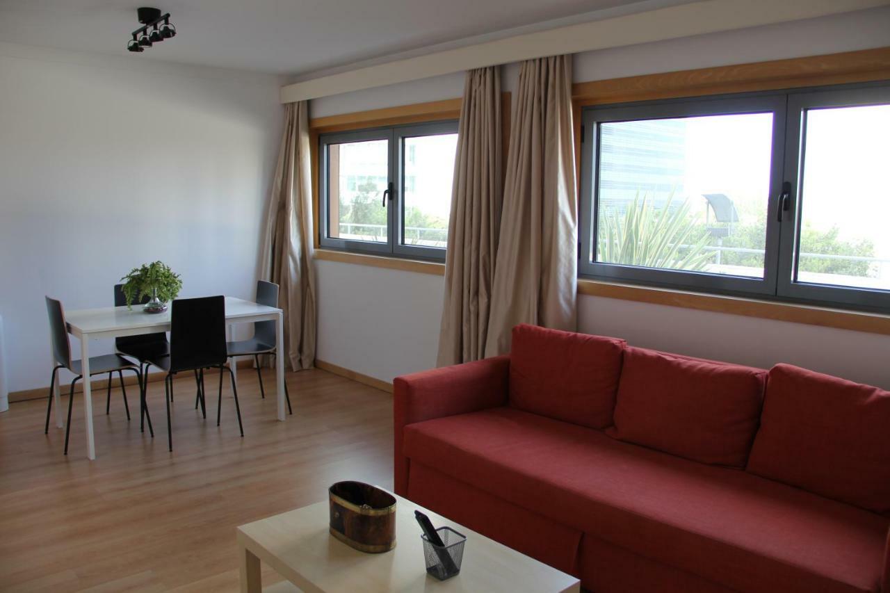 Panoramic Building T2 Apt Next To Campus Justica Lisbon